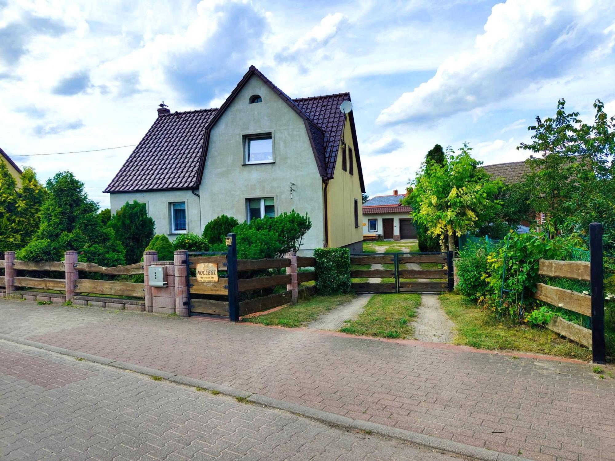 Noclegi - Pokoj Rowerowy W Dolinie Baryczy - Anielska Sielanka Milicz Buitenkant foto